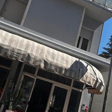 Due Gemelle Hotell Rimini Eksteriør bilde