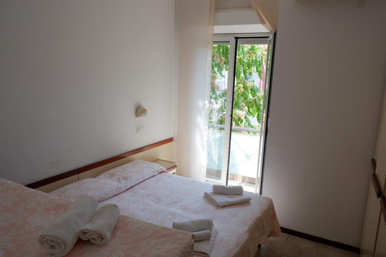 Due Gemelle Hotell Rimini Eksteriør bilde