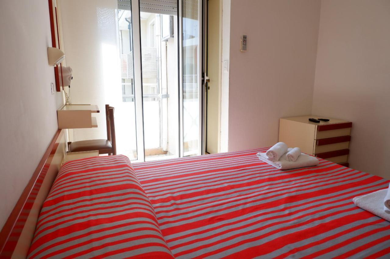 Due Gemelle Hotell Rimini Eksteriør bilde