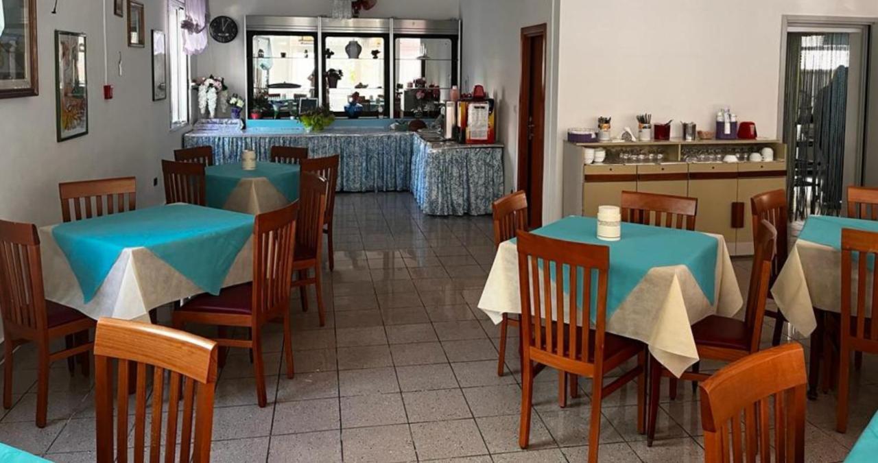 Due Gemelle Hotell Rimini Eksteriør bilde