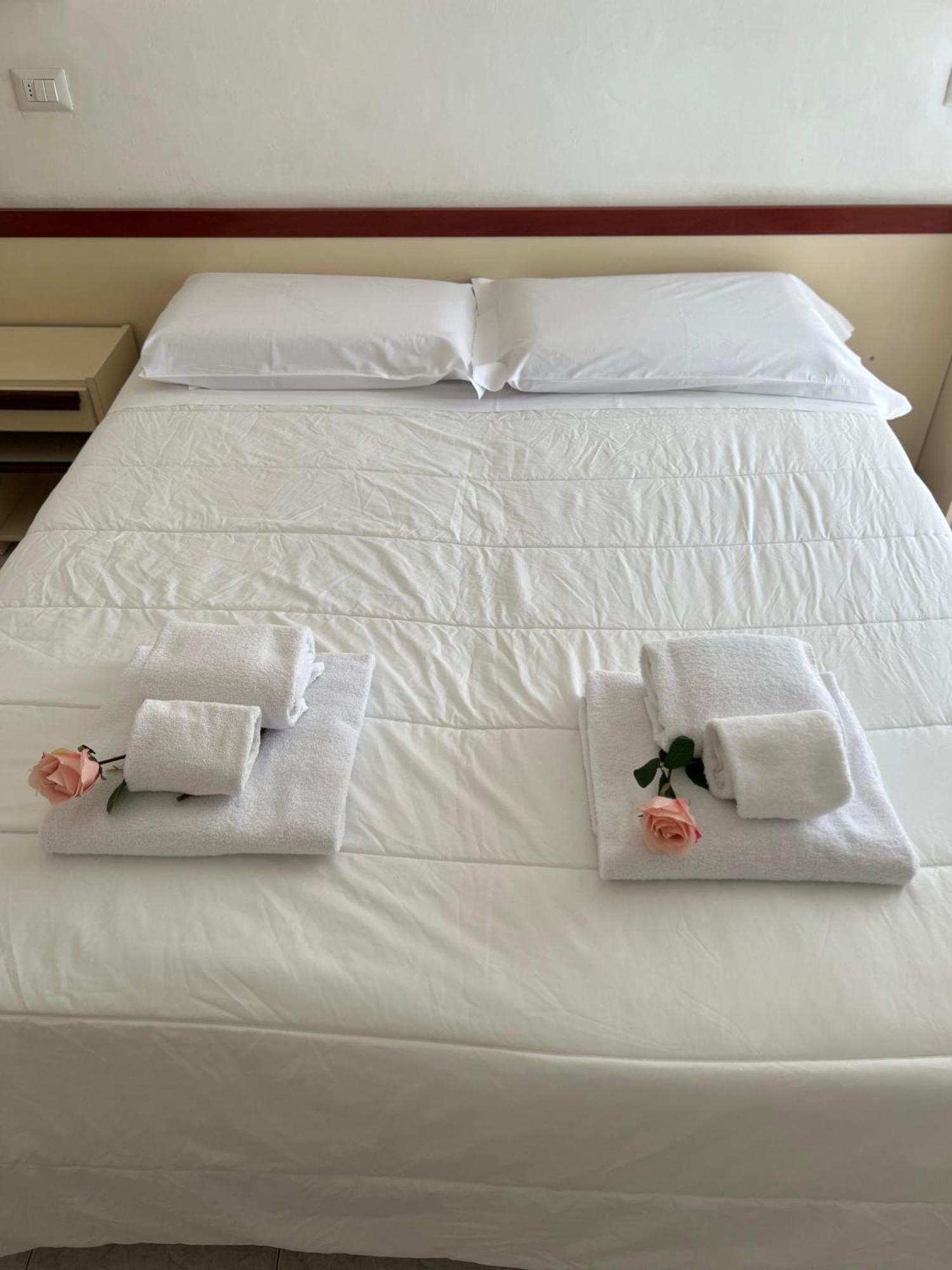 Due Gemelle Hotell Rimini Eksteriør bilde