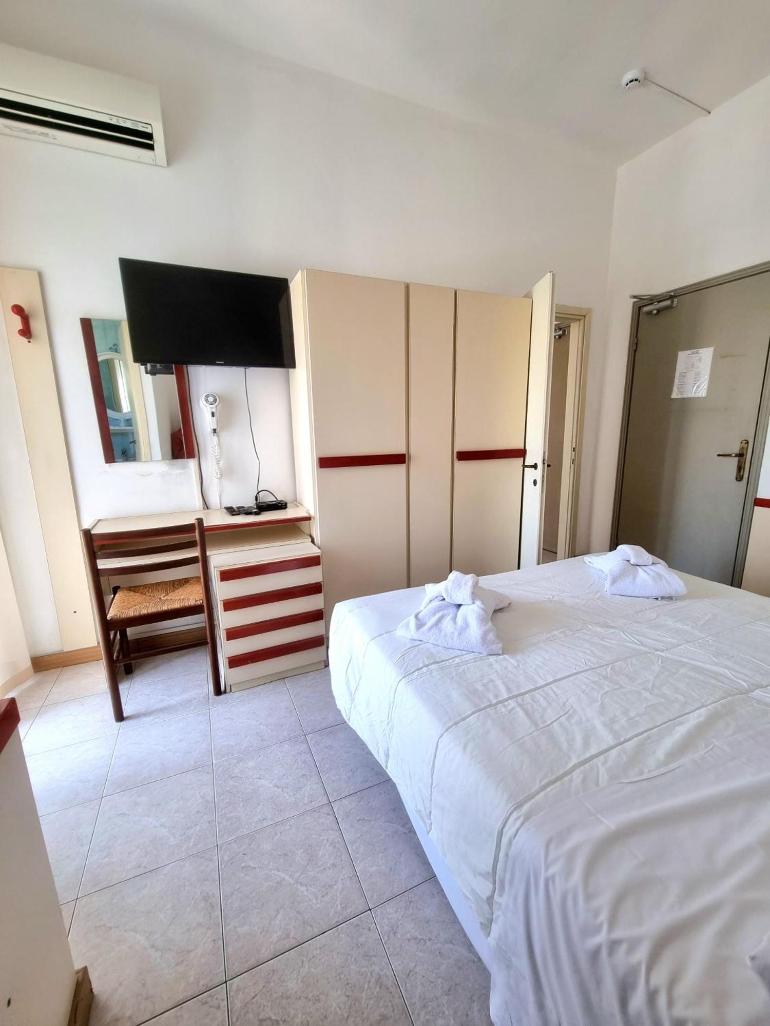 Due Gemelle Hotell Rimini Eksteriør bilde